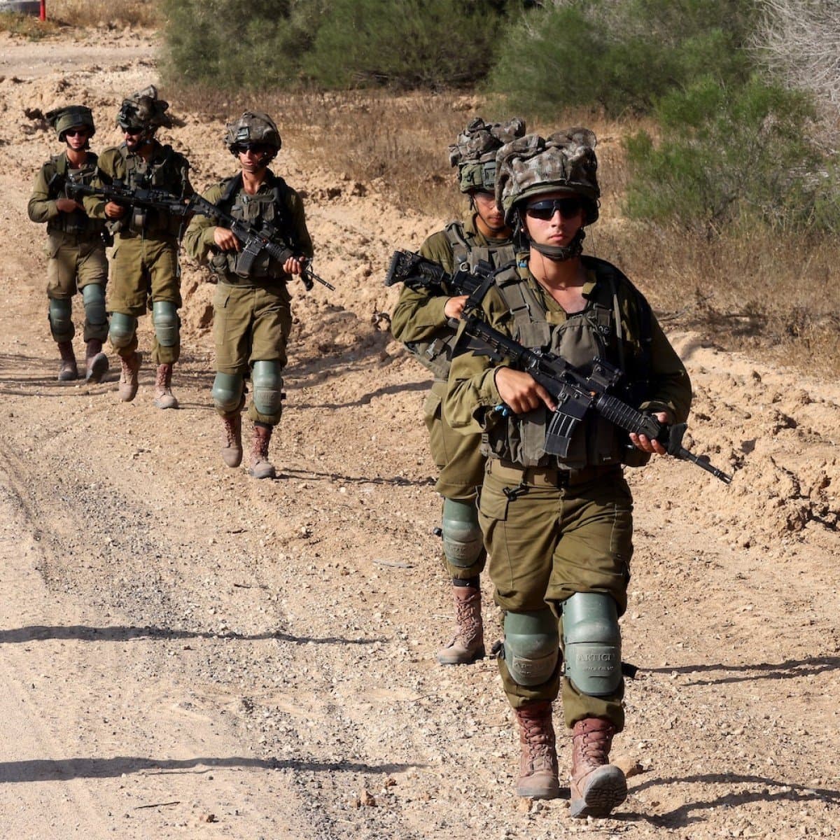 Will Israel launch a major ground offensive in Lebanon by March 31?
